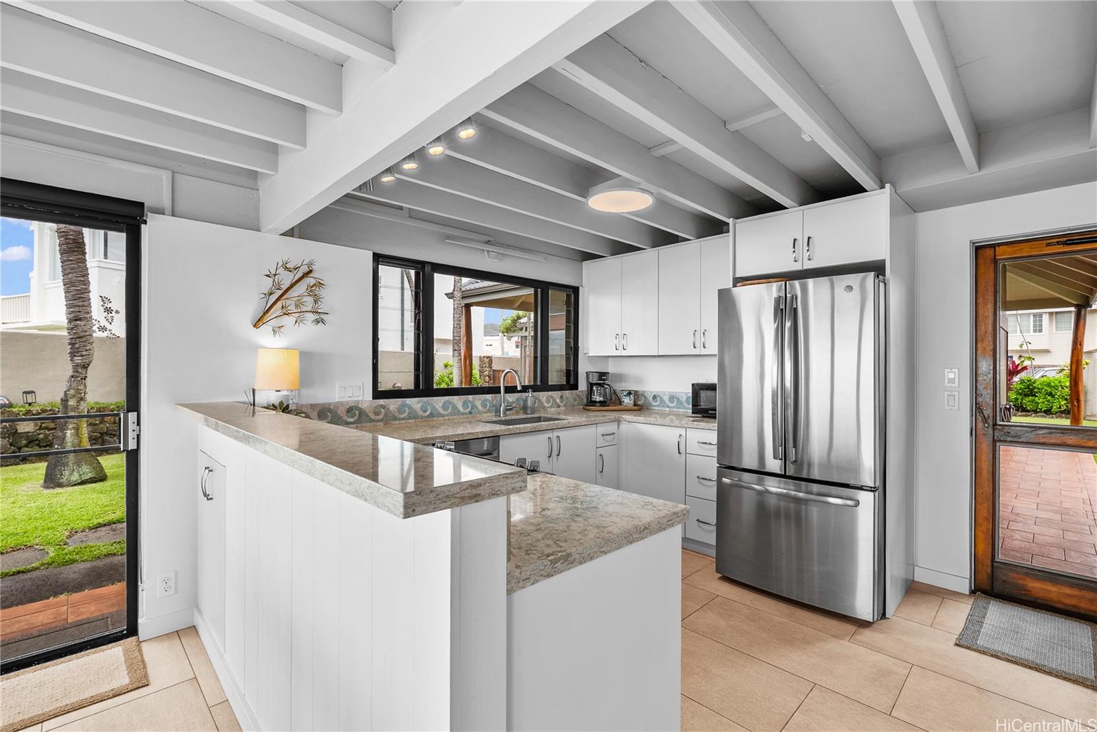 592  Kaimalino Street Kaimalino, Kailua home - photo 12 of 25