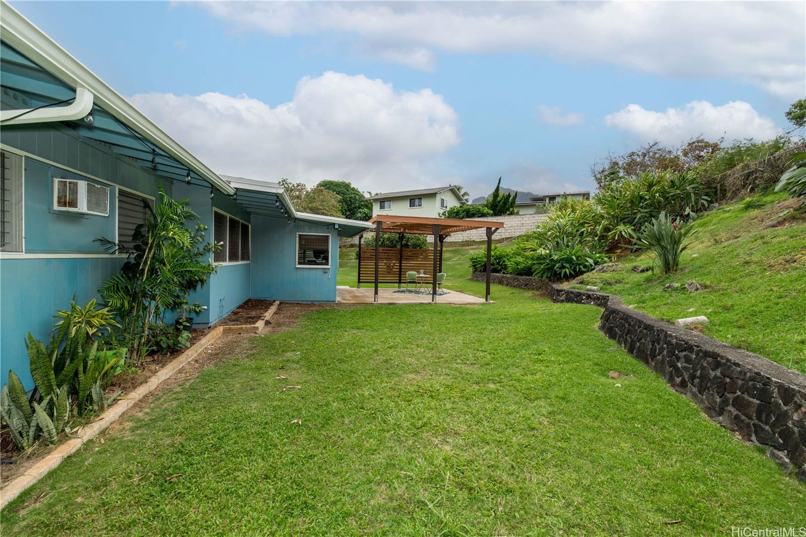 592  Ulumu St Pohakupu, Kailua home - photo 16 of 20