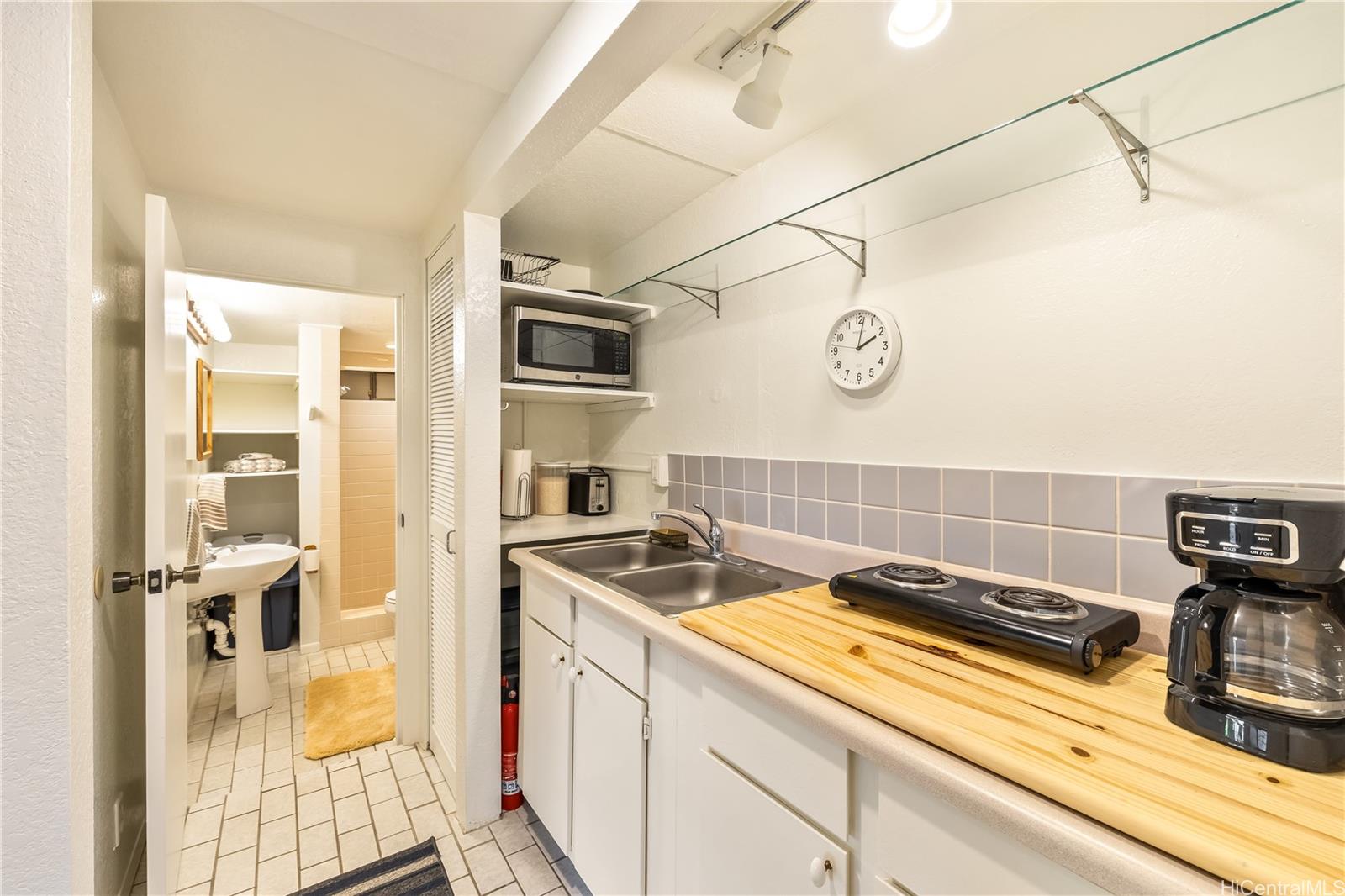 5926  Kalanianaole Hwy Kuliouou, Diamond Head home - photo 24 of 25