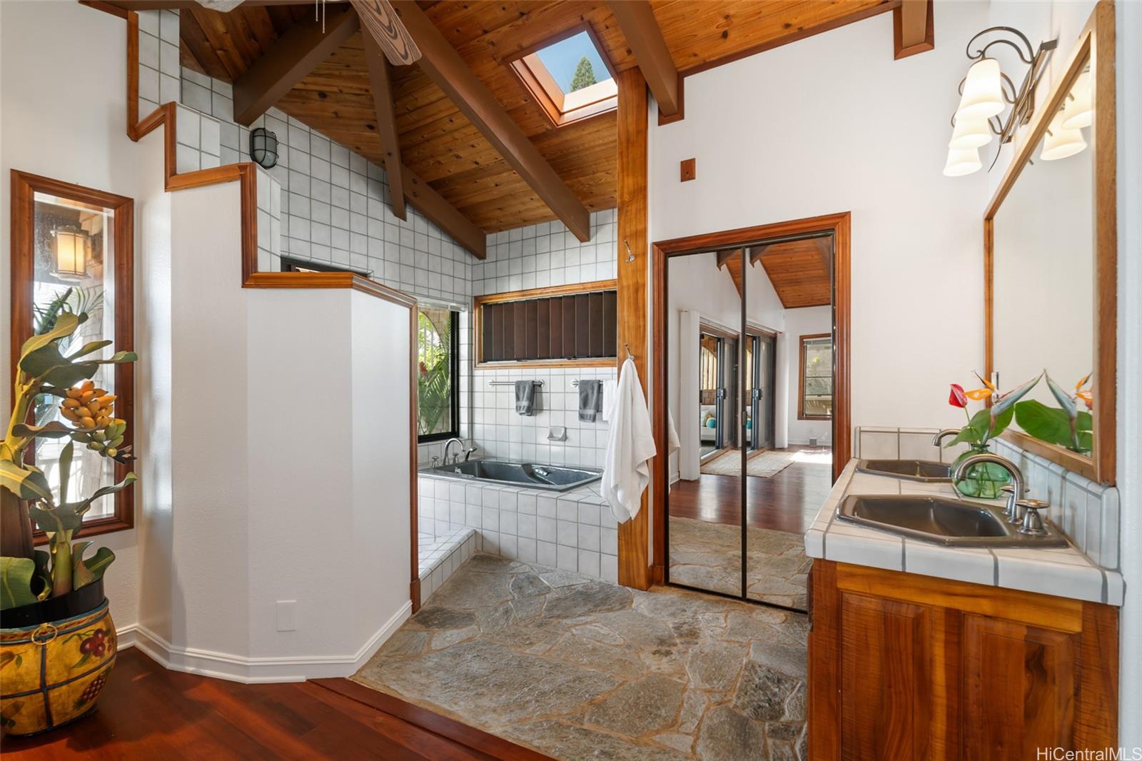 59-377  Ke Nui Rd Sunset Area, North Shore home - photo 16 of 25