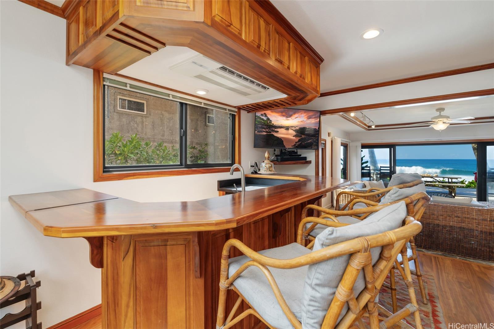 59-377  Ke Nui Rd Sunset Area, North Shore home - photo 6 of 25