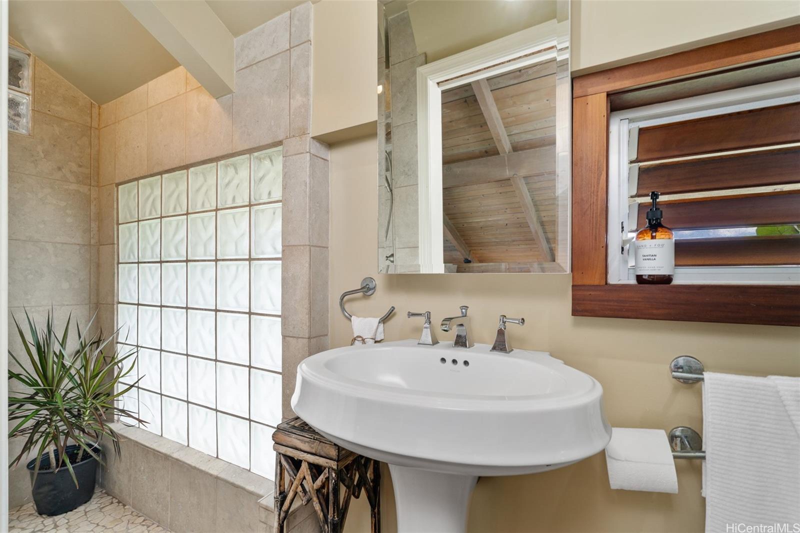 59-557 Ke Iki Road Haleiwa - Rental - photo 11 of 18