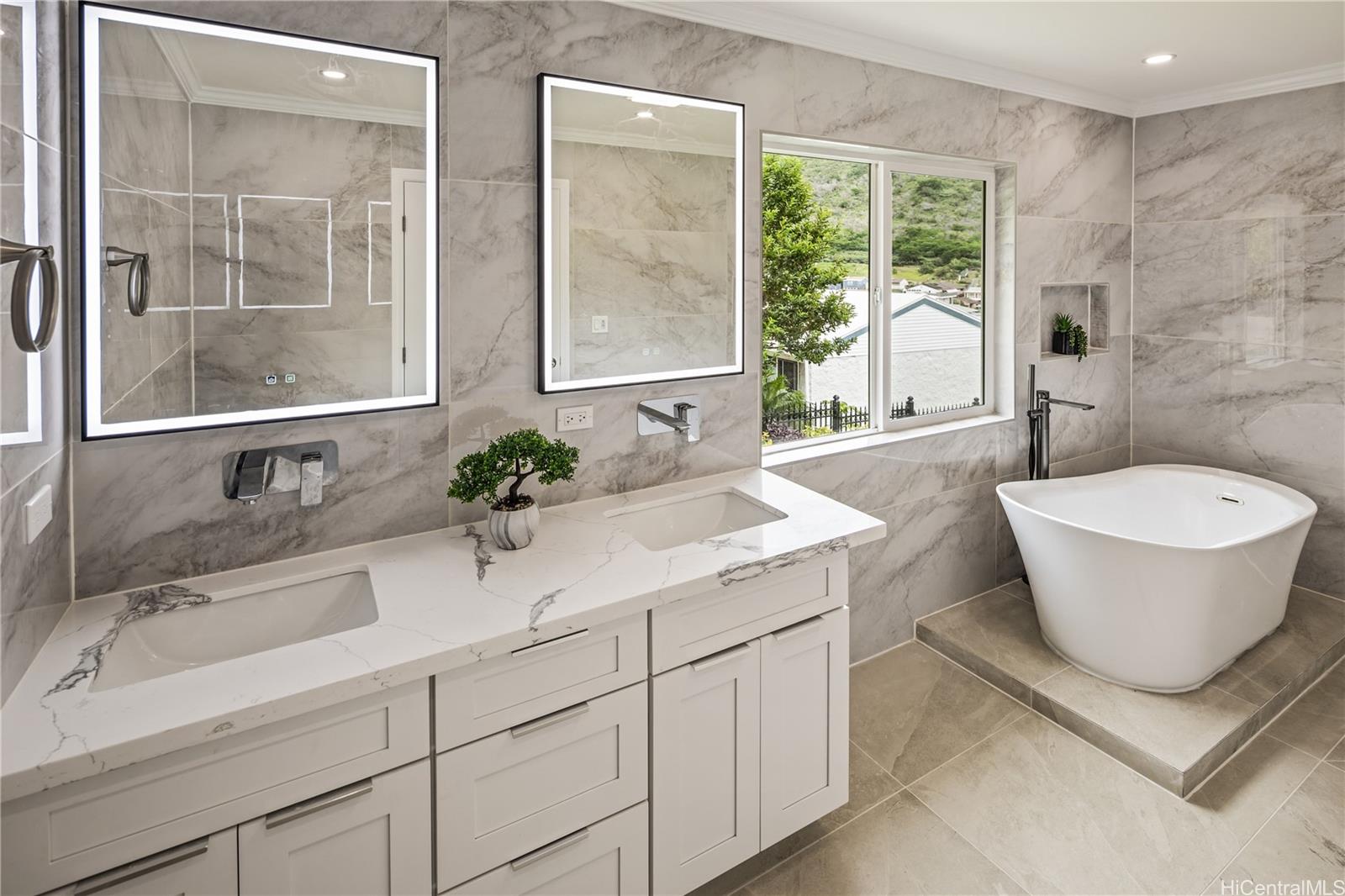 597 and 597 A  Papahehi Place Kuliouou, Diamond Head home - photo 15 of 25