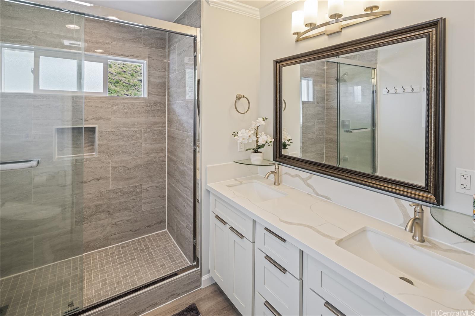 597 and 597 A  Papahehi Place Kuliouou, Diamond Head home - photo 17 of 25