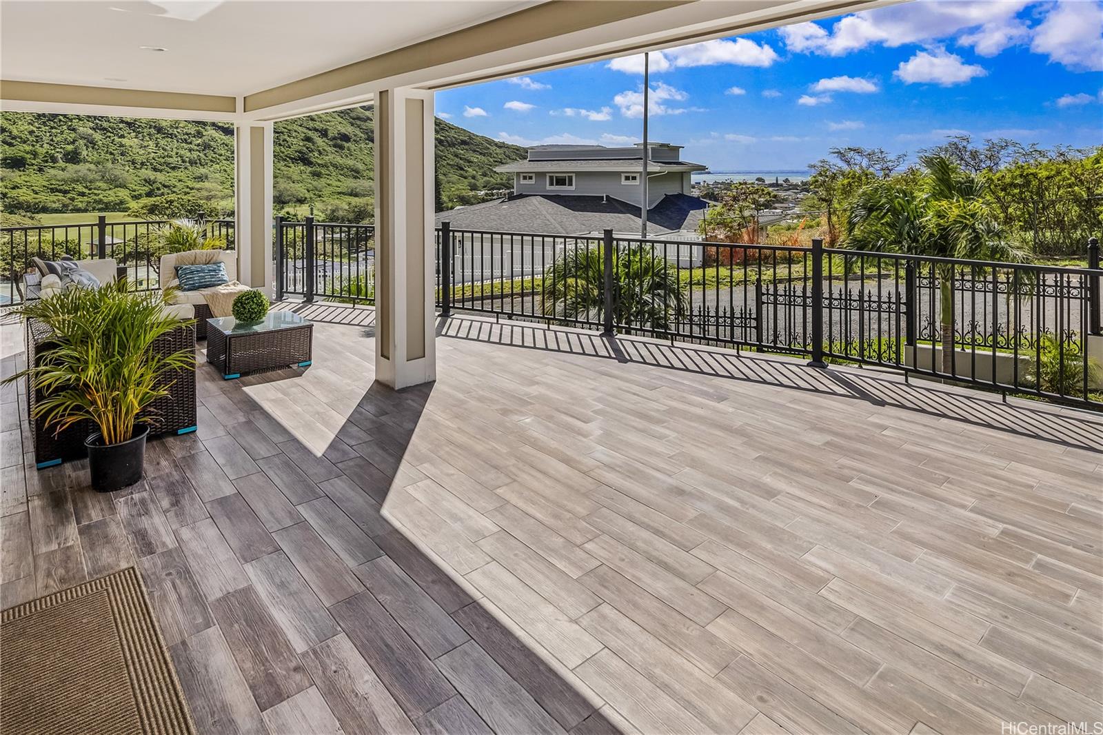 597 and 597 A  Papahehi Place Kuliouou, Diamond Head home - photo 4 of 25