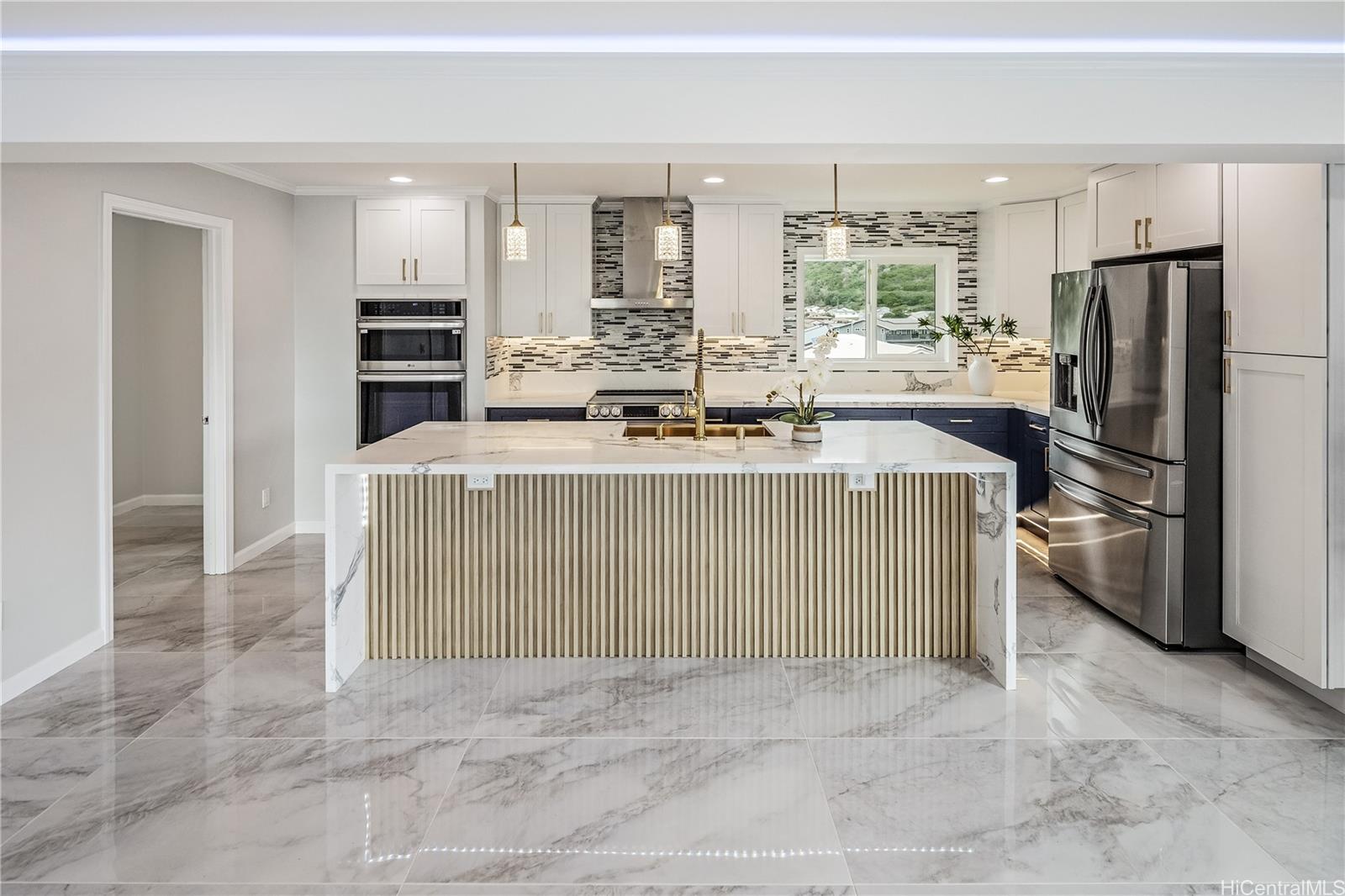 597 and 597 A  Papahehi Place Kuliouou, Diamond Head home - photo 10 of 25