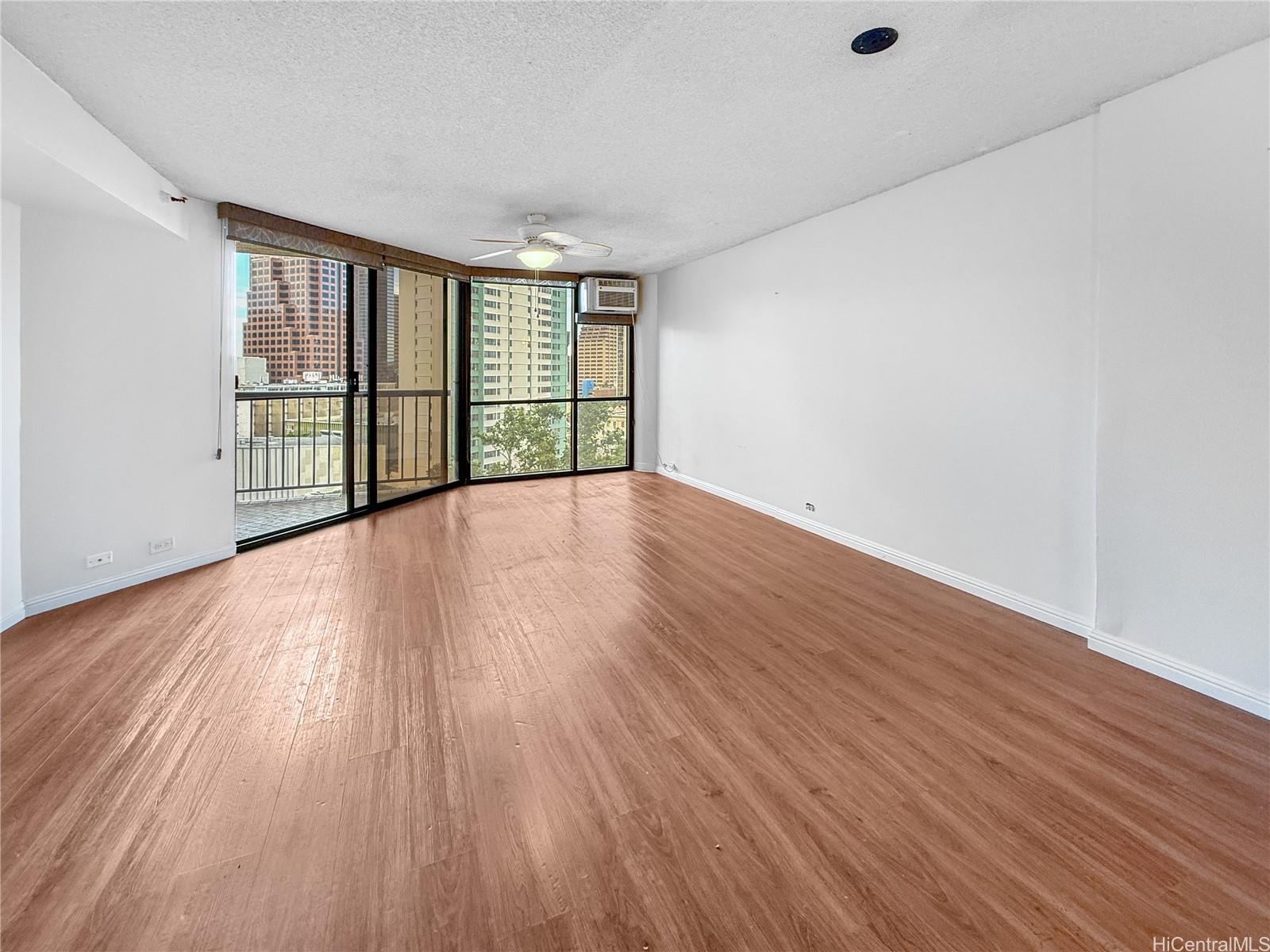 Honolulu Tower condo # 1210, Honolulu, Hawaii - photo 3 of 22