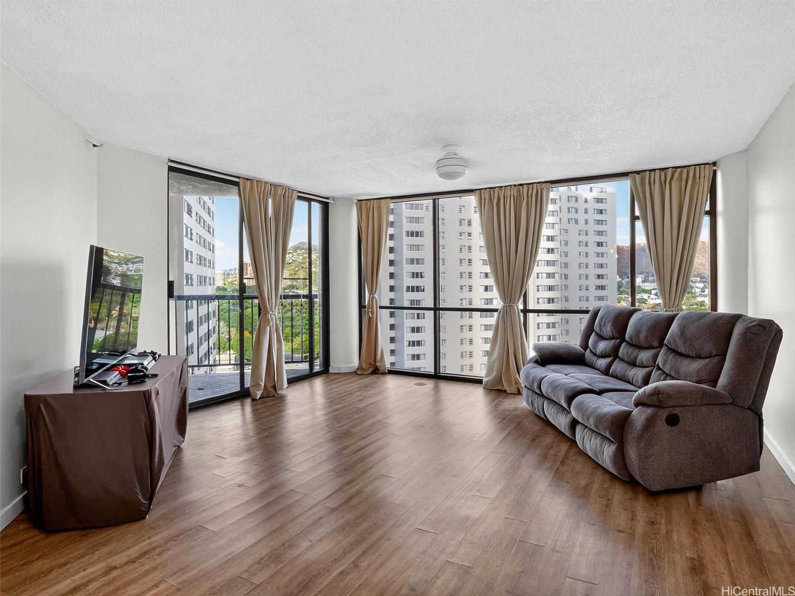 Honolulu Tower condo # 1706, Honolulu, Hawaii - photo 3 of 24