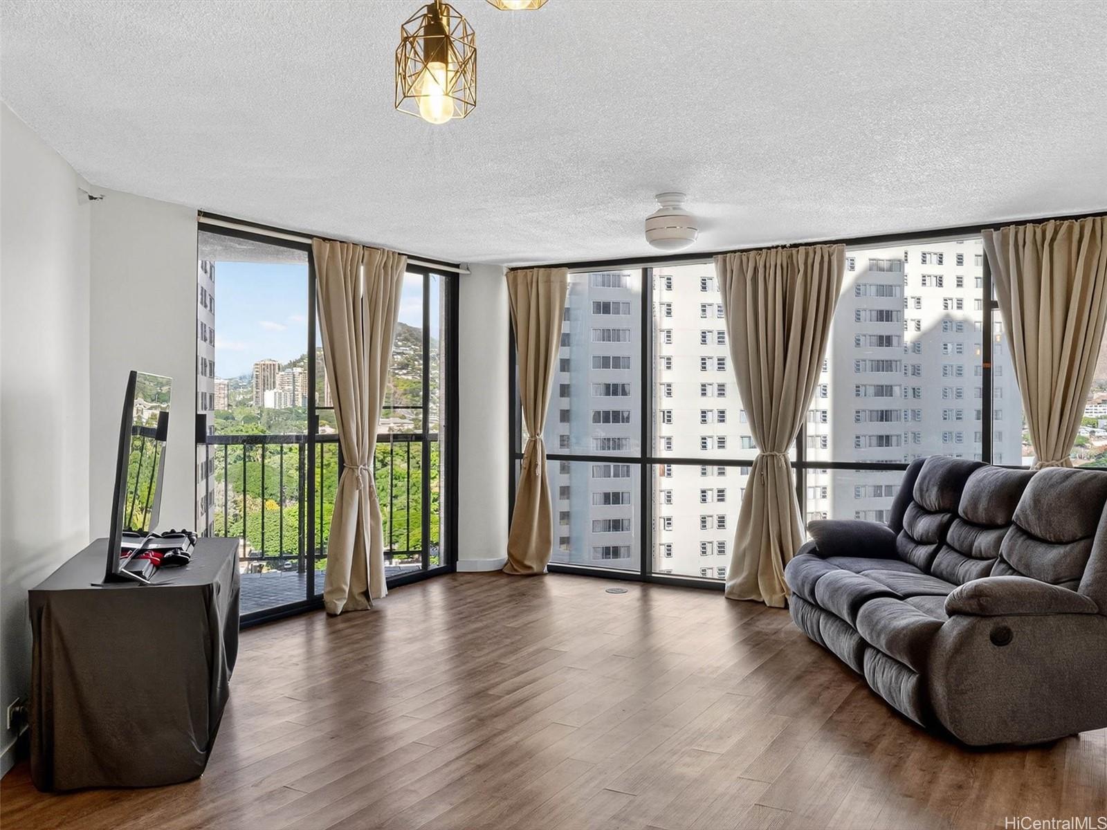 Honolulu Tower condo # 1706, Honolulu, Hawaii - photo 4 of 24