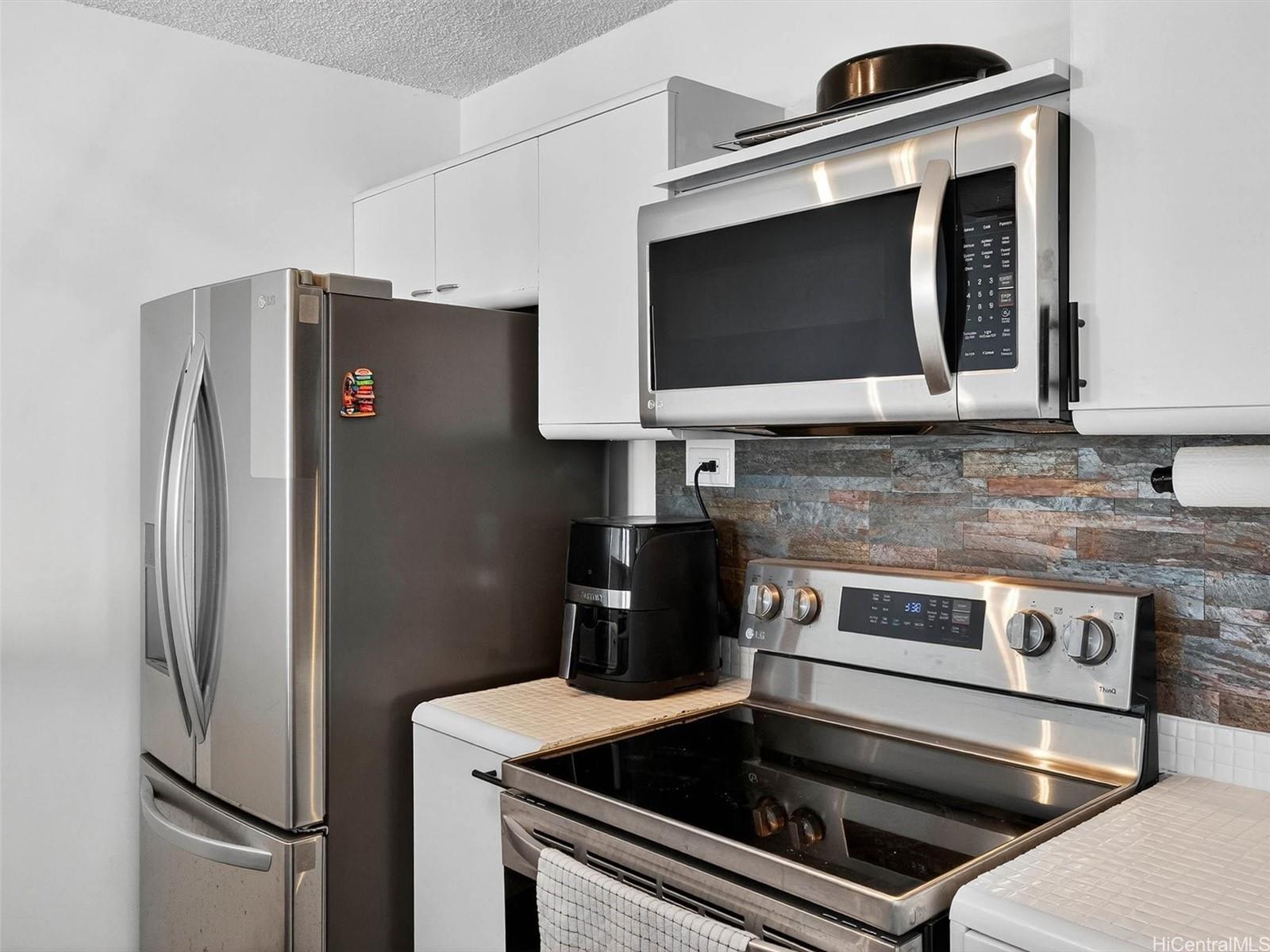 Honolulu Tower condo # 1706, Honolulu, Hawaii - photo 9 of 24