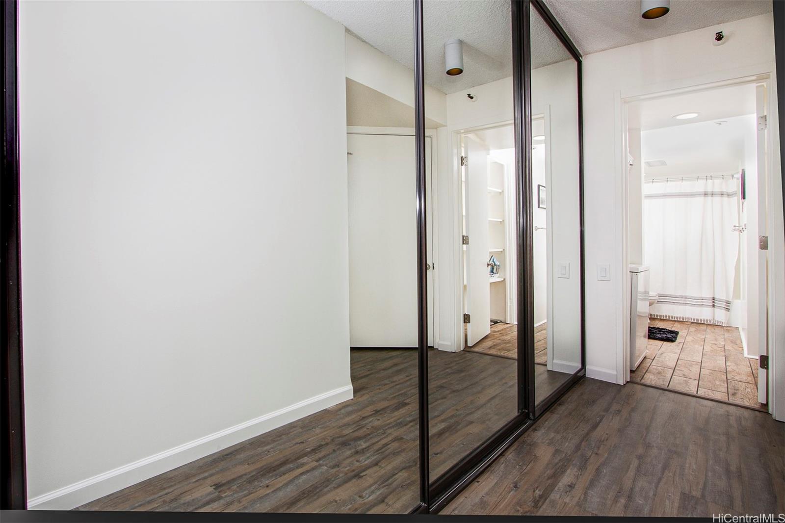 60 N Beretania St Honolulu - Rental - photo 11 of 23