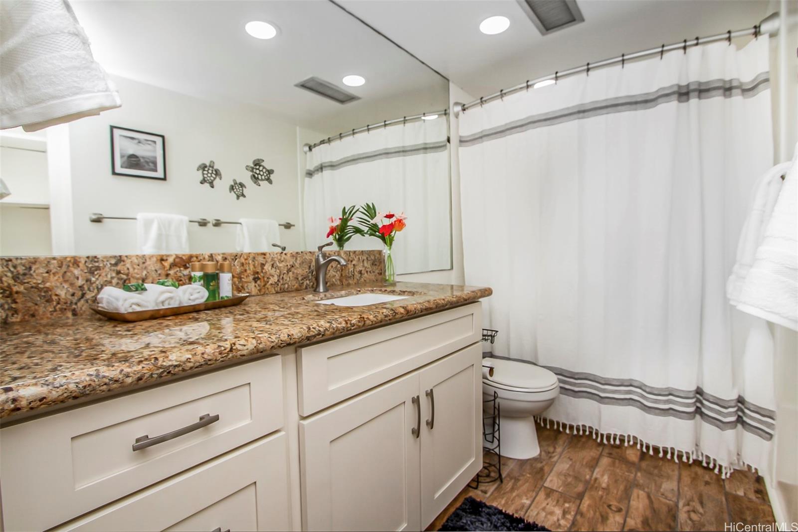 60 N Beretania St Honolulu - Rental - photo 15 of 23