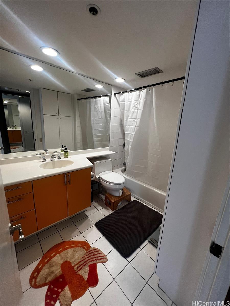 60 N Beretania St Honolulu - Rental - photo 11 of 19