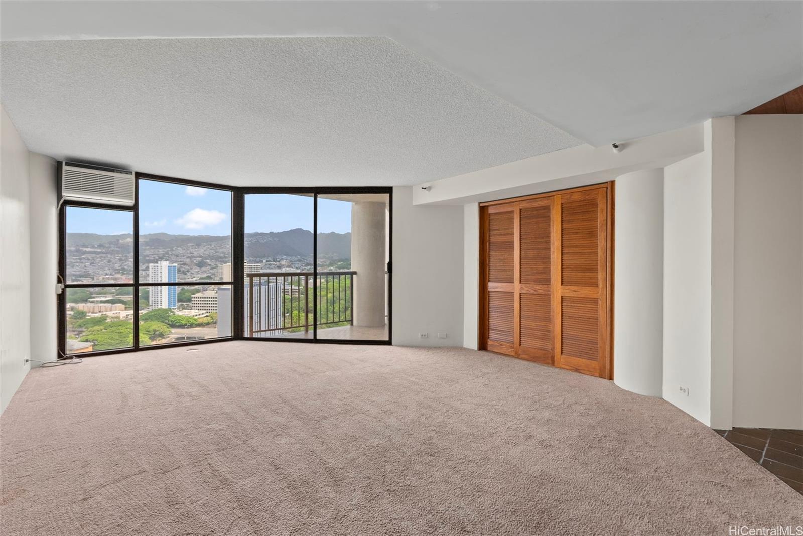 Honolulu Tower condo # 2503, Honolulu, Hawaii - photo 3 of 25