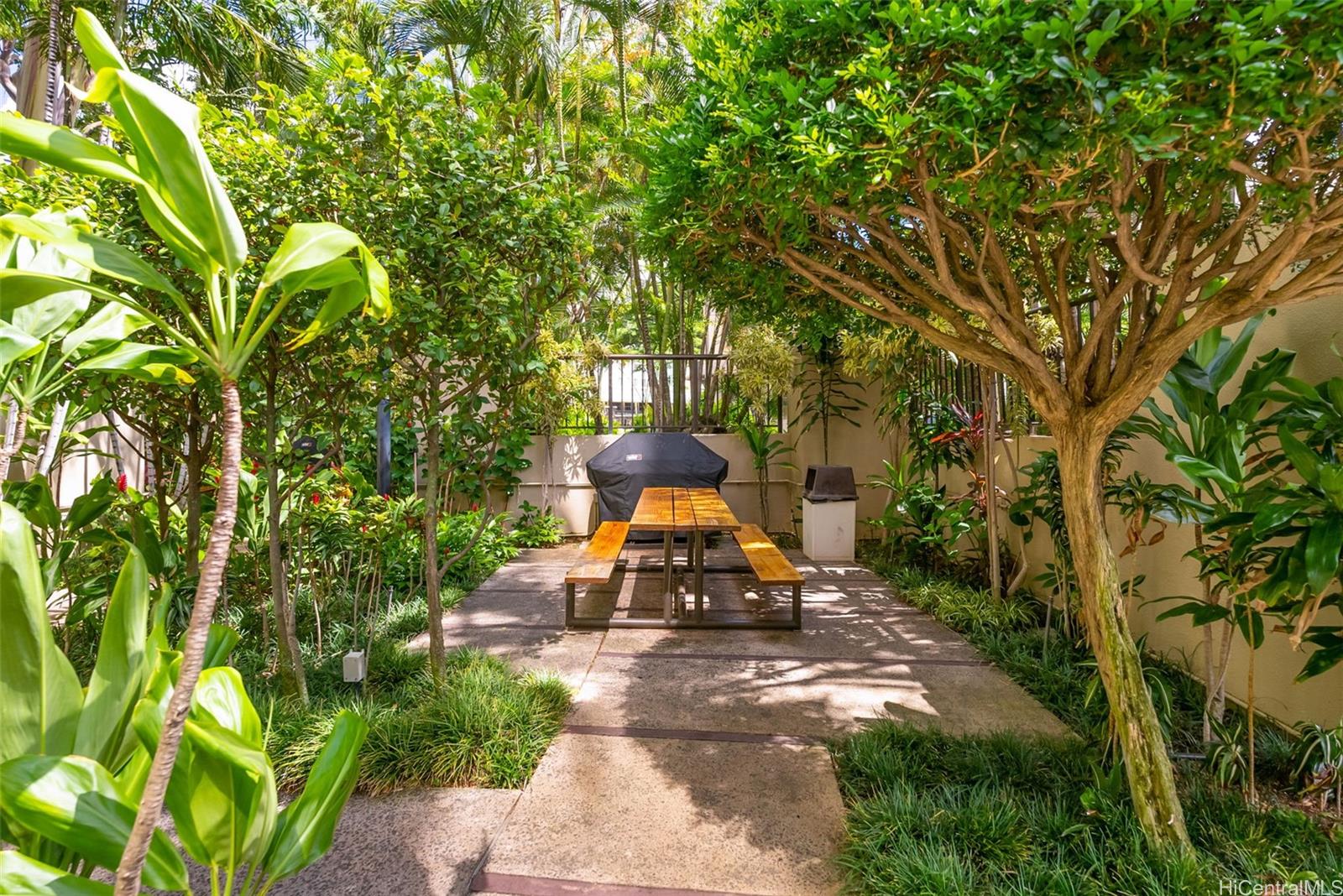 Honolulu Tower condo # 2503, Honolulu, Hawaii - photo 23 of 25