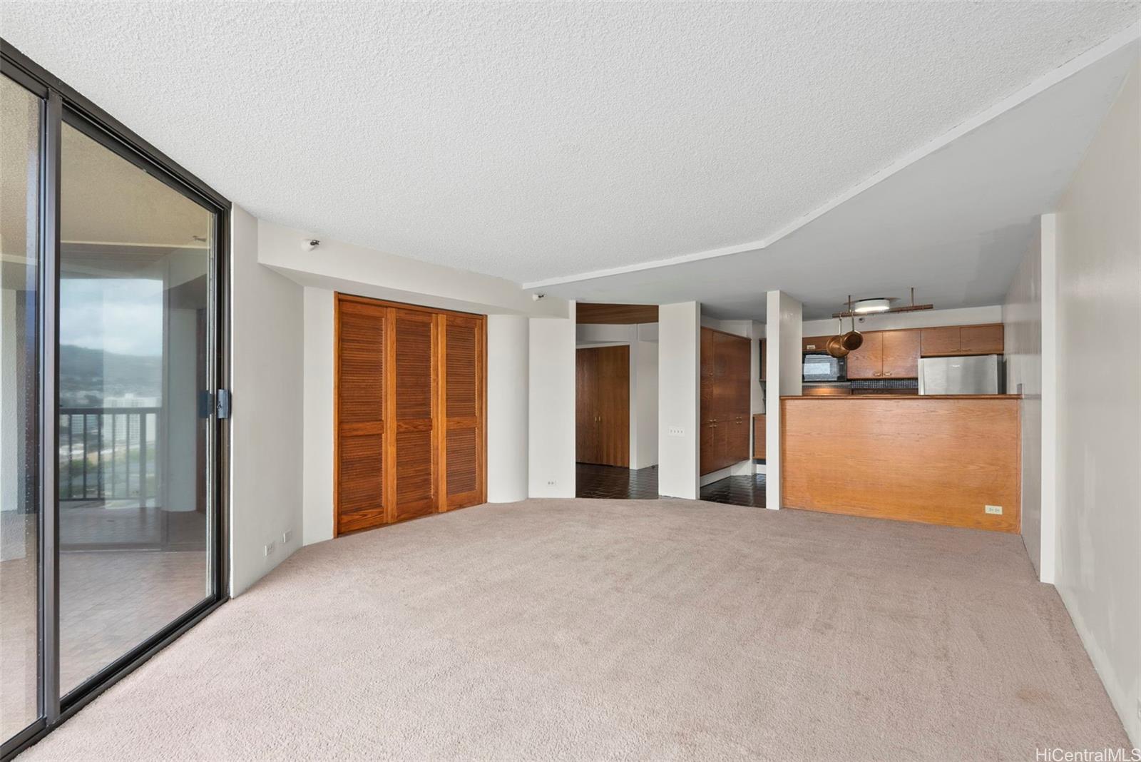 Honolulu Tower condo # 2503, Honolulu, Hawaii - photo 5 of 25