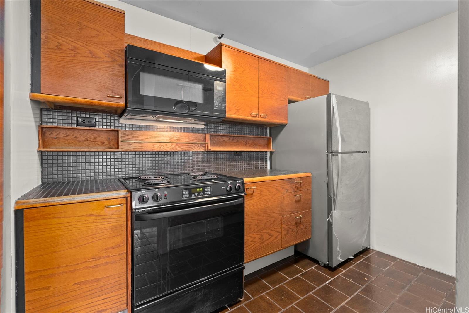 Honolulu Tower condo # 2503, Honolulu, Hawaii - photo 7 of 25