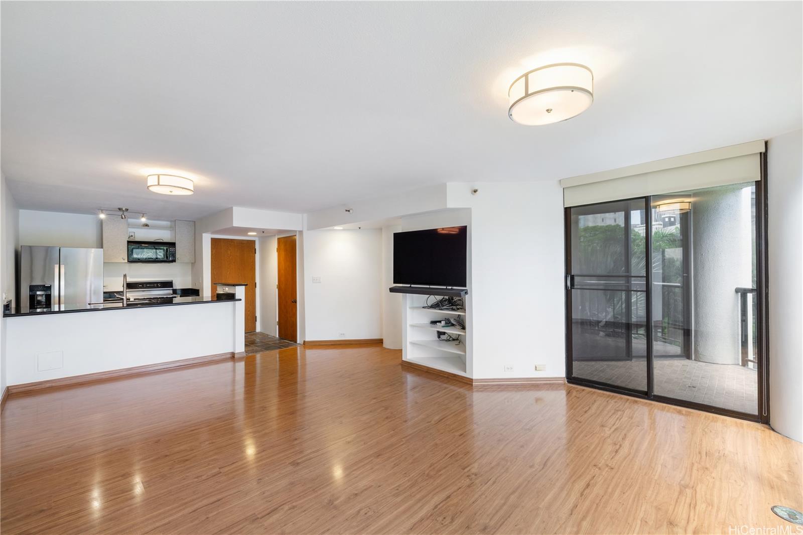 Honolulu Tower condo # 308, Honolulu, Hawaii - photo 3 of 16