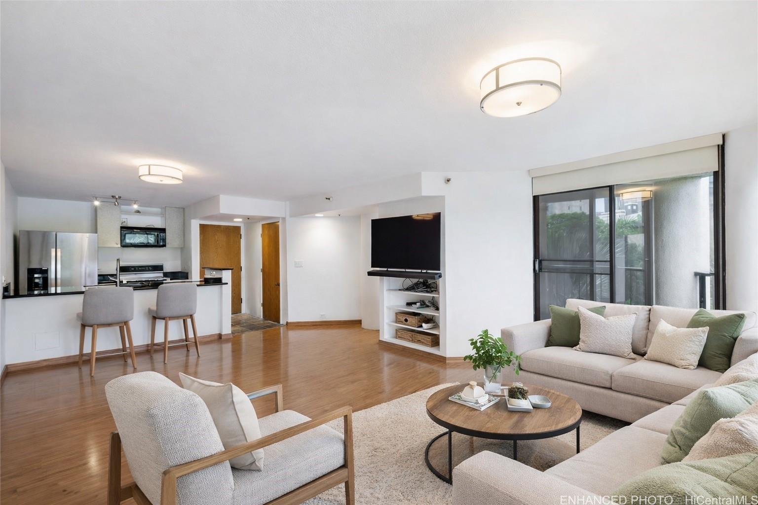 Honolulu Tower condo # 308, Honolulu, Hawaii - photo 3 of 16