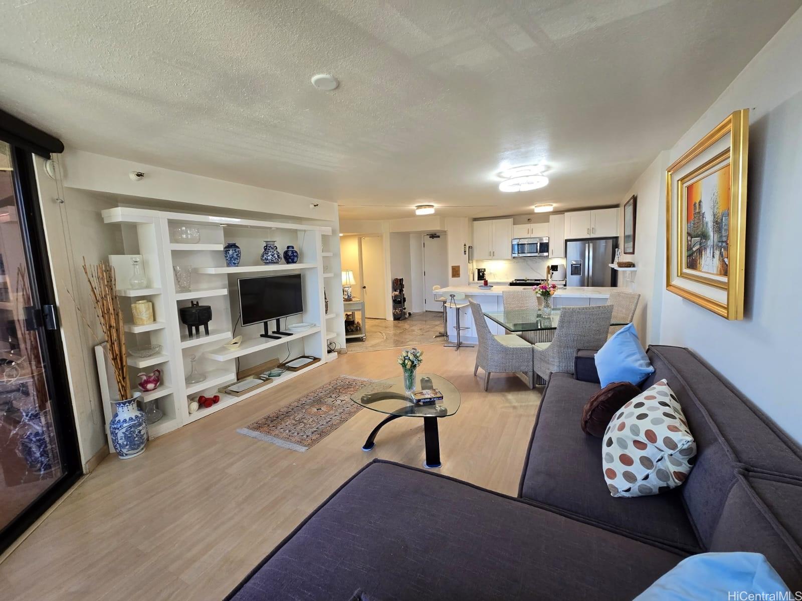 Honolulu Tower condo # 3209, Honolulu, Hawaii - photo 8 of 25