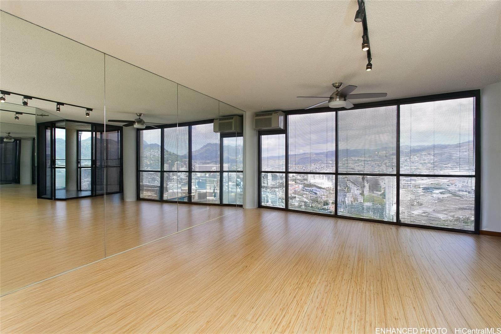 Honolulu Tower condo # 3405, Honolulu, Hawaii - photo 5 of 11