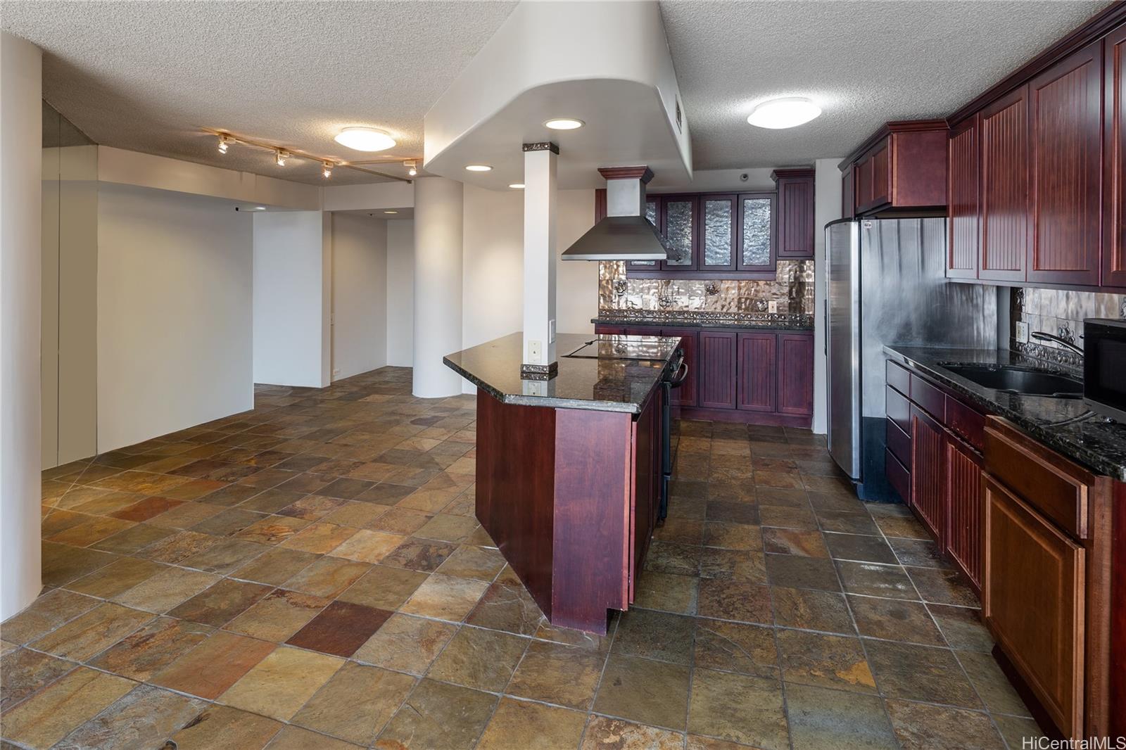 Honolulu Tower condo # 3601, Honolulu, Hawaii - photo 12 of 25