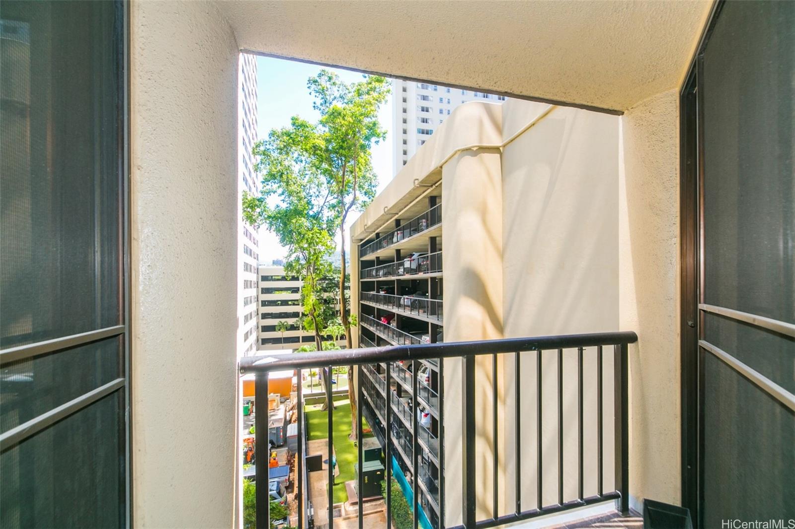 Honolulu Tower condo # 506, Honolulu, Hawaii - photo 2 of 25