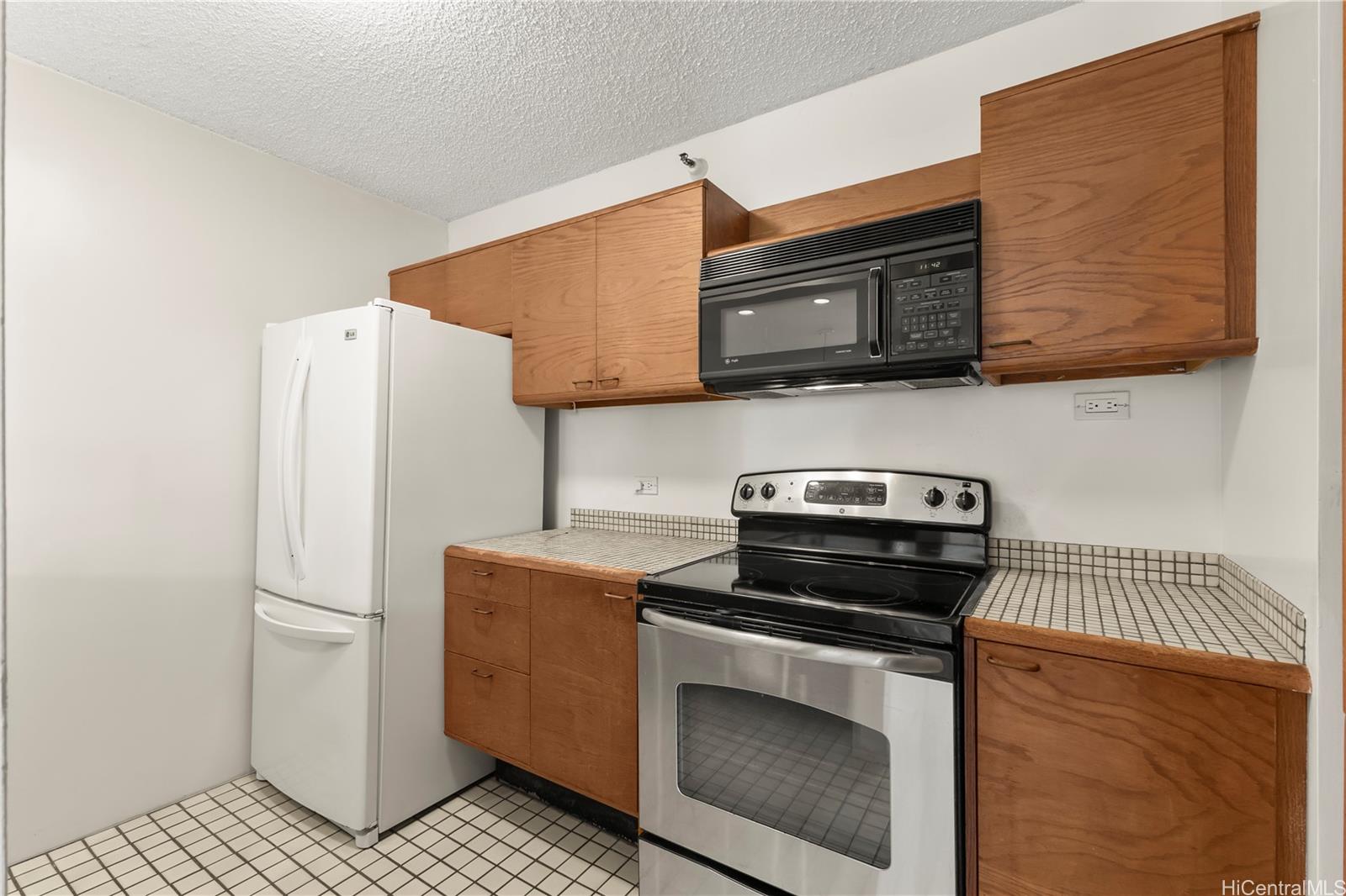 Honolulu Tower condo # 510, Honolulu, Hawaii - photo 5 of 24