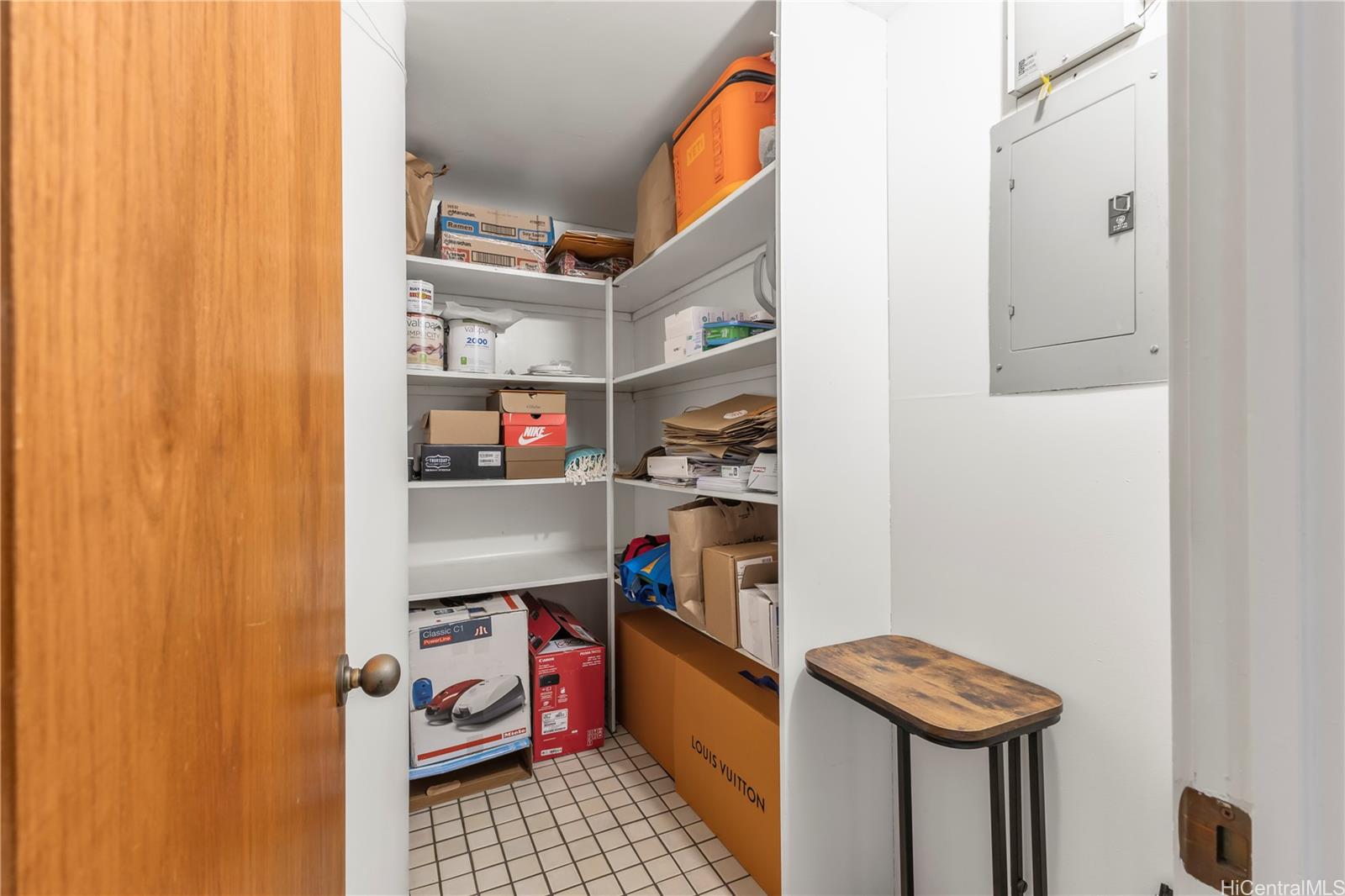 Honolulu Tower condo # 510, Honolulu, Hawaii - photo 7 of 24