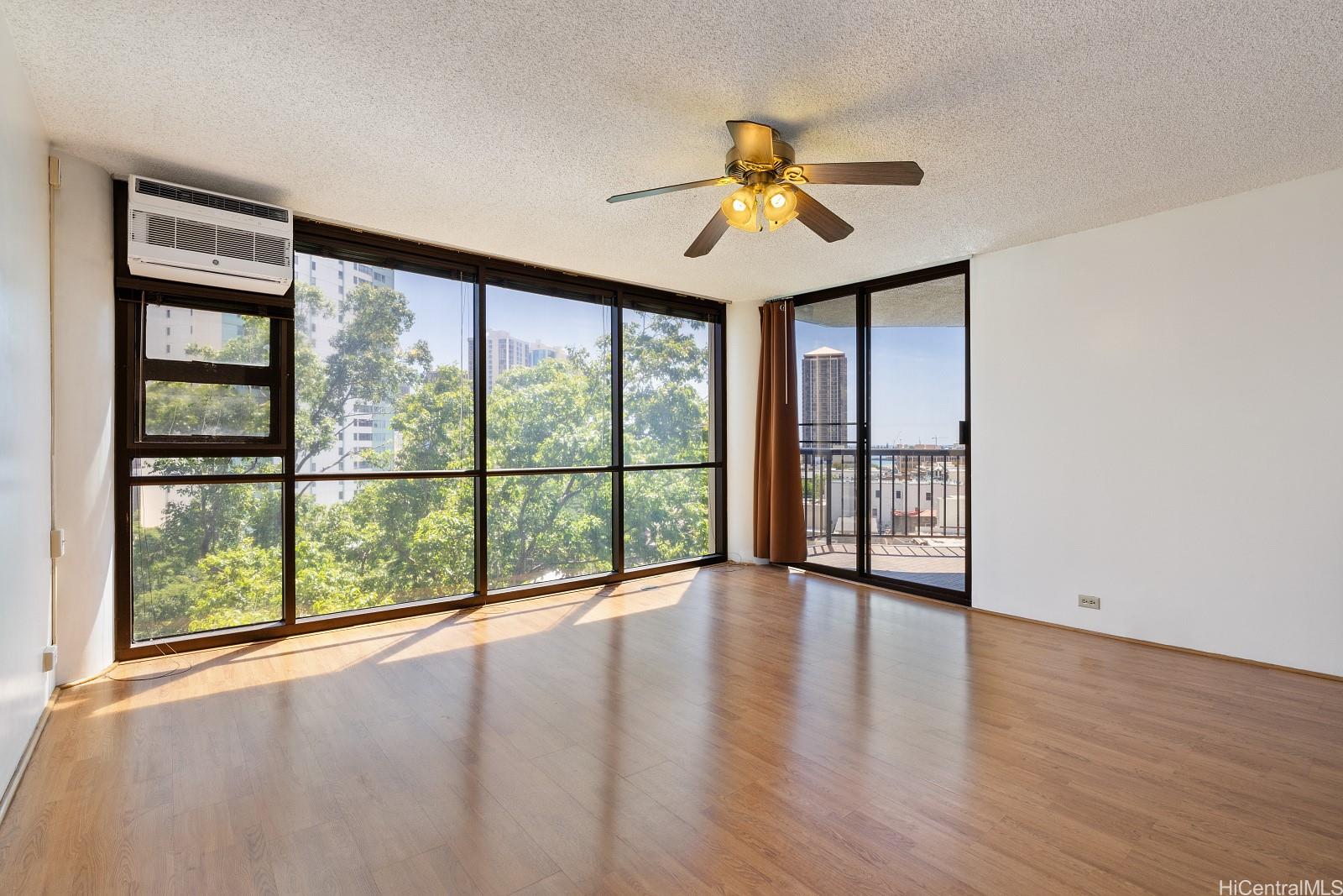 Honolulu Tower condo # 901, Honolulu, Hawaii - photo 2 of 25