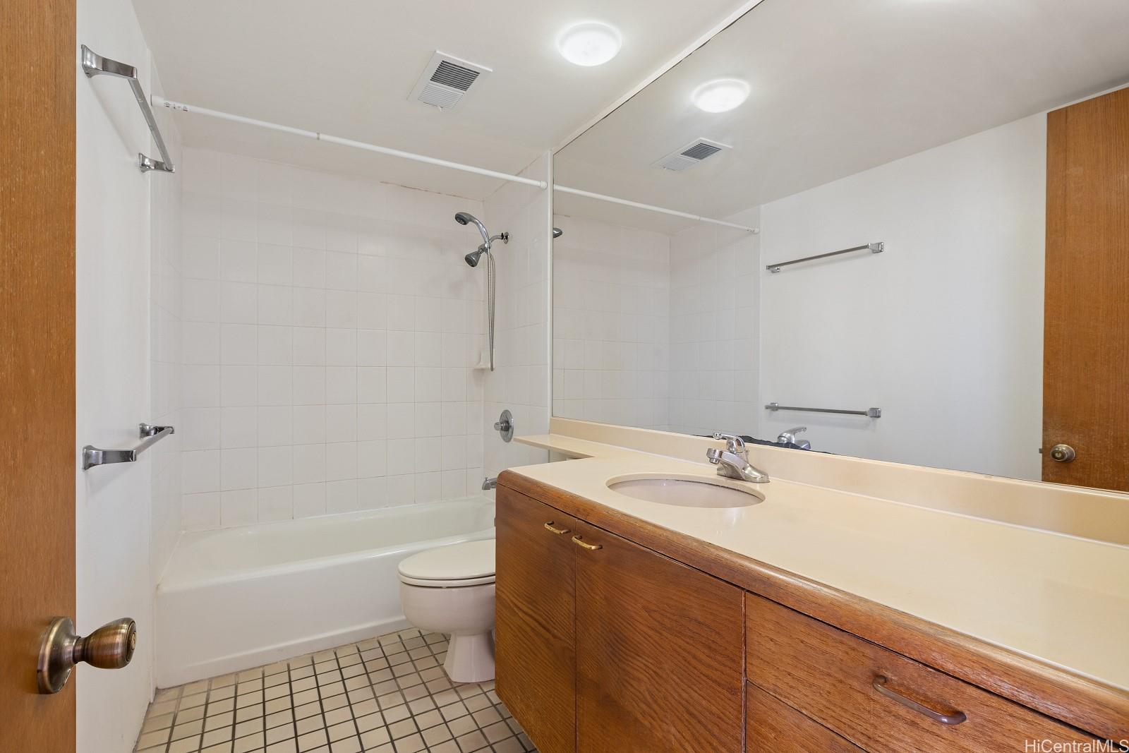 Honolulu Tower condo # 901, Honolulu, Hawaii - photo 11 of 25