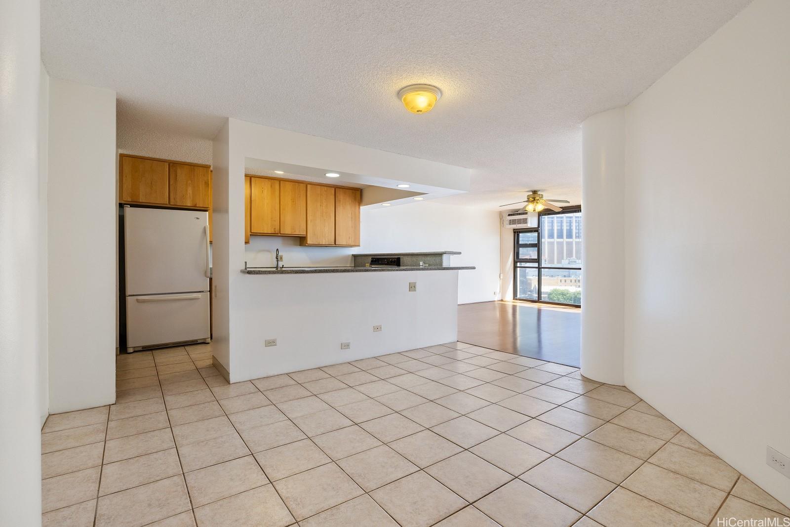 Honolulu Tower condo # 901, Honolulu, Hawaii - photo 5 of 25