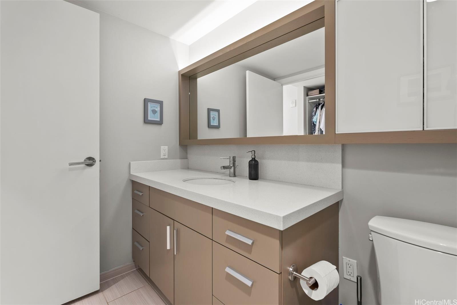 The Collection condo # 1101, Honolulu, Hawaii - photo 8 of 25