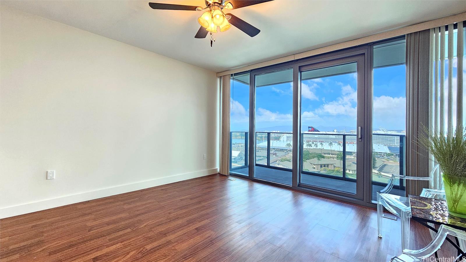 The Collection condo # 1304, Honolulu, Hawaii - photo 4 of 25