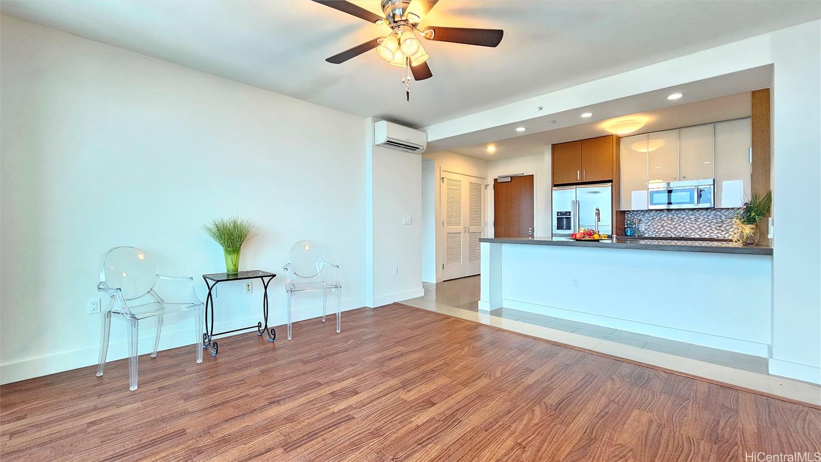 The Collection condo # 1304, Honolulu, Hawaii - photo 4 of 24