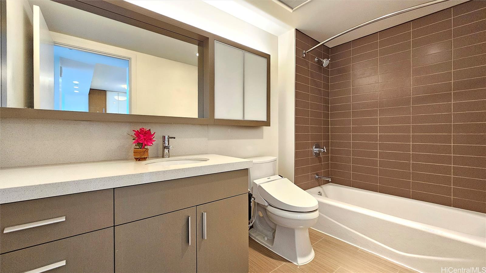 The Collection condo # 1304, Honolulu, Hawaii - photo 8 of 24