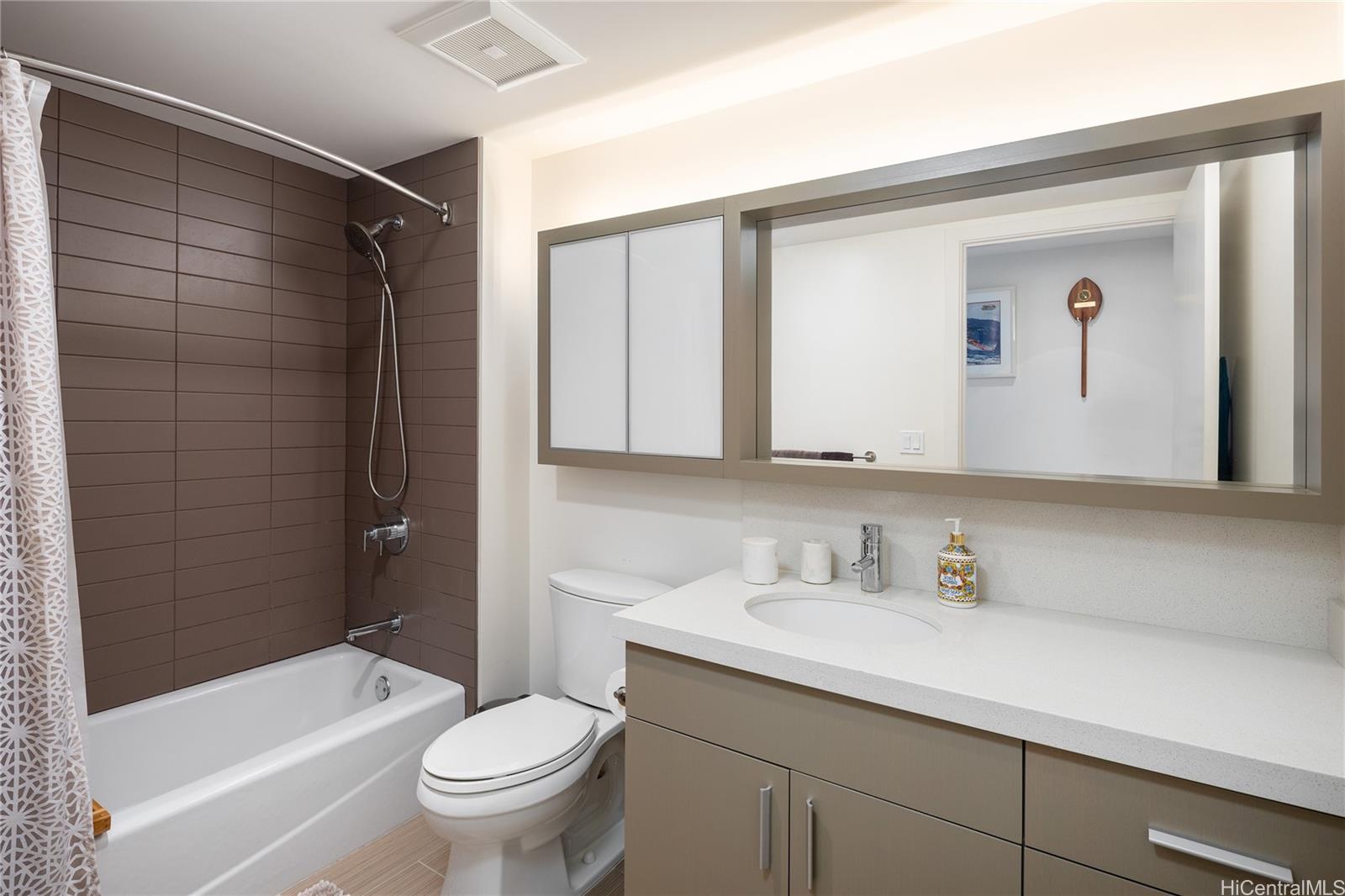 The Collection condo # 1509, Honolulu, Hawaii - photo 14 of 25