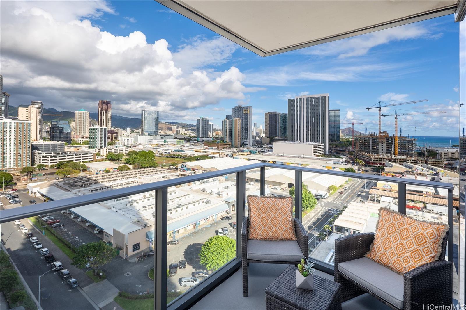 The Collection condo # 1509, Honolulu, Hawaii - photo 4 of 25