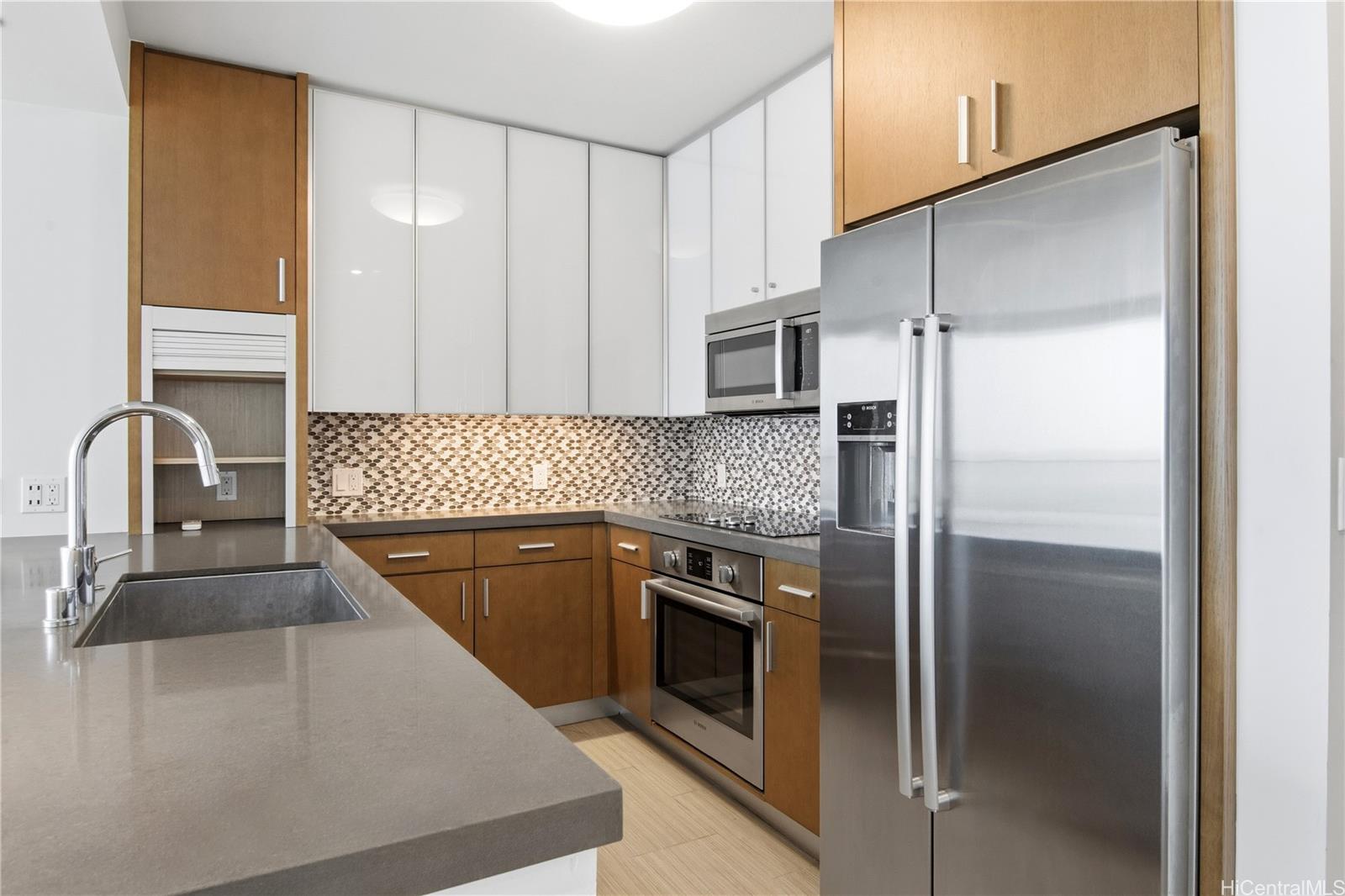 The Collection condo # 2103, Honolulu, Hawaii - photo 2 of 19