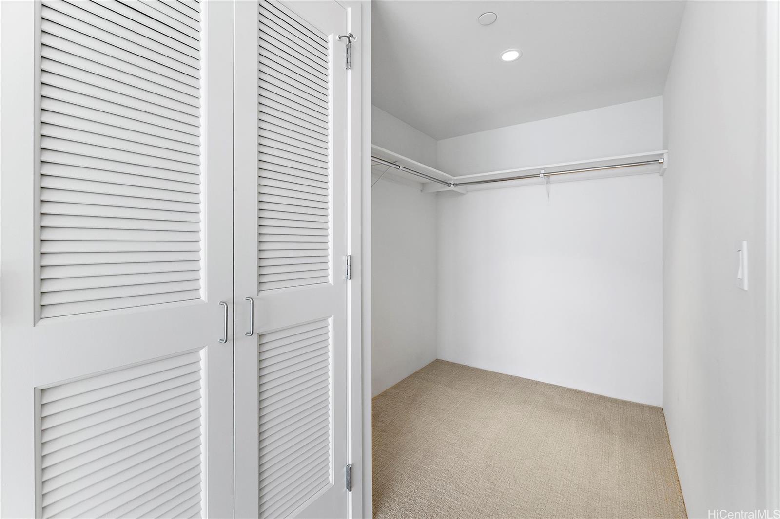 The Collection condo # 2305, Honolulu, Hawaii - photo 13 of 25