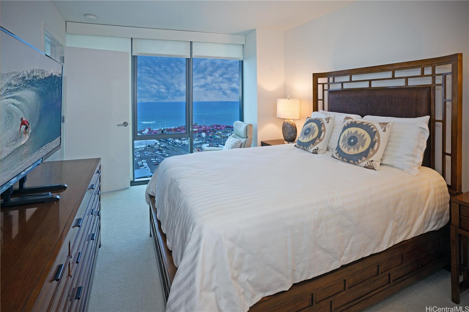 The Collection condo # 2801, Honolulu, Hawaii - photo 3 of 25
