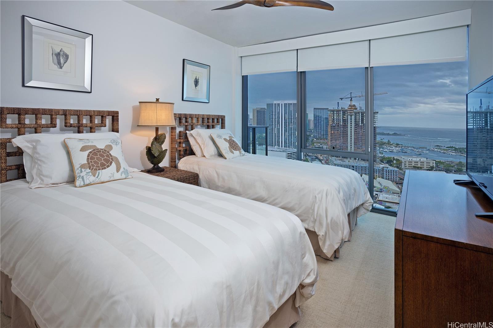 The Collection condo # 2801, Honolulu, Hawaii - photo 7 of 25