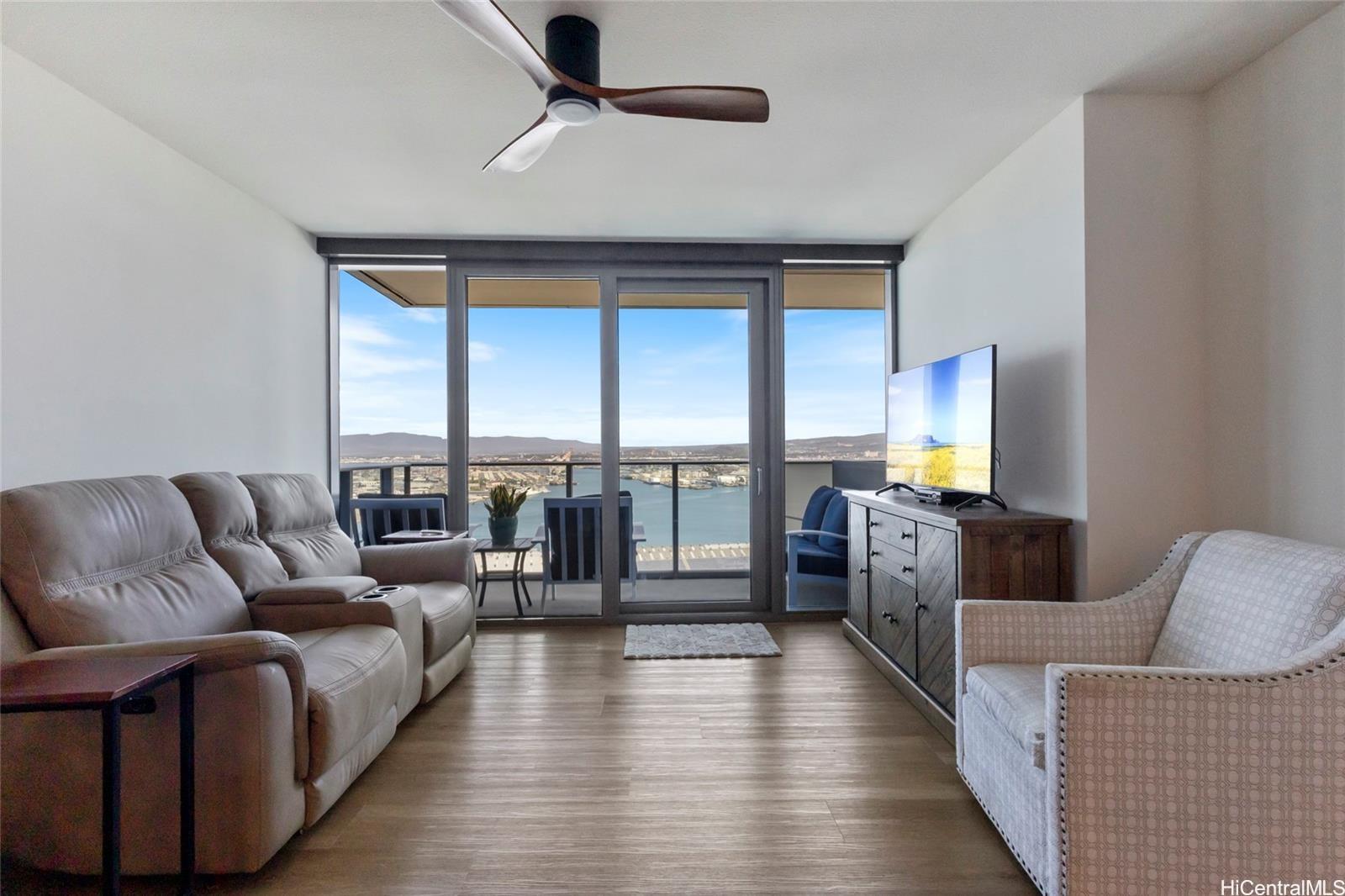 The Collection condo # 3006, Honolulu, Hawaii - photo 3 of 8