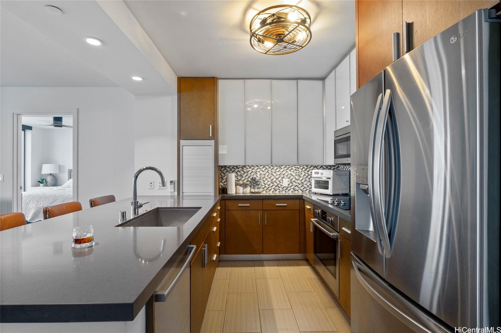 The Collection condo # 3006, Honolulu, Hawaii - photo 8 of 8