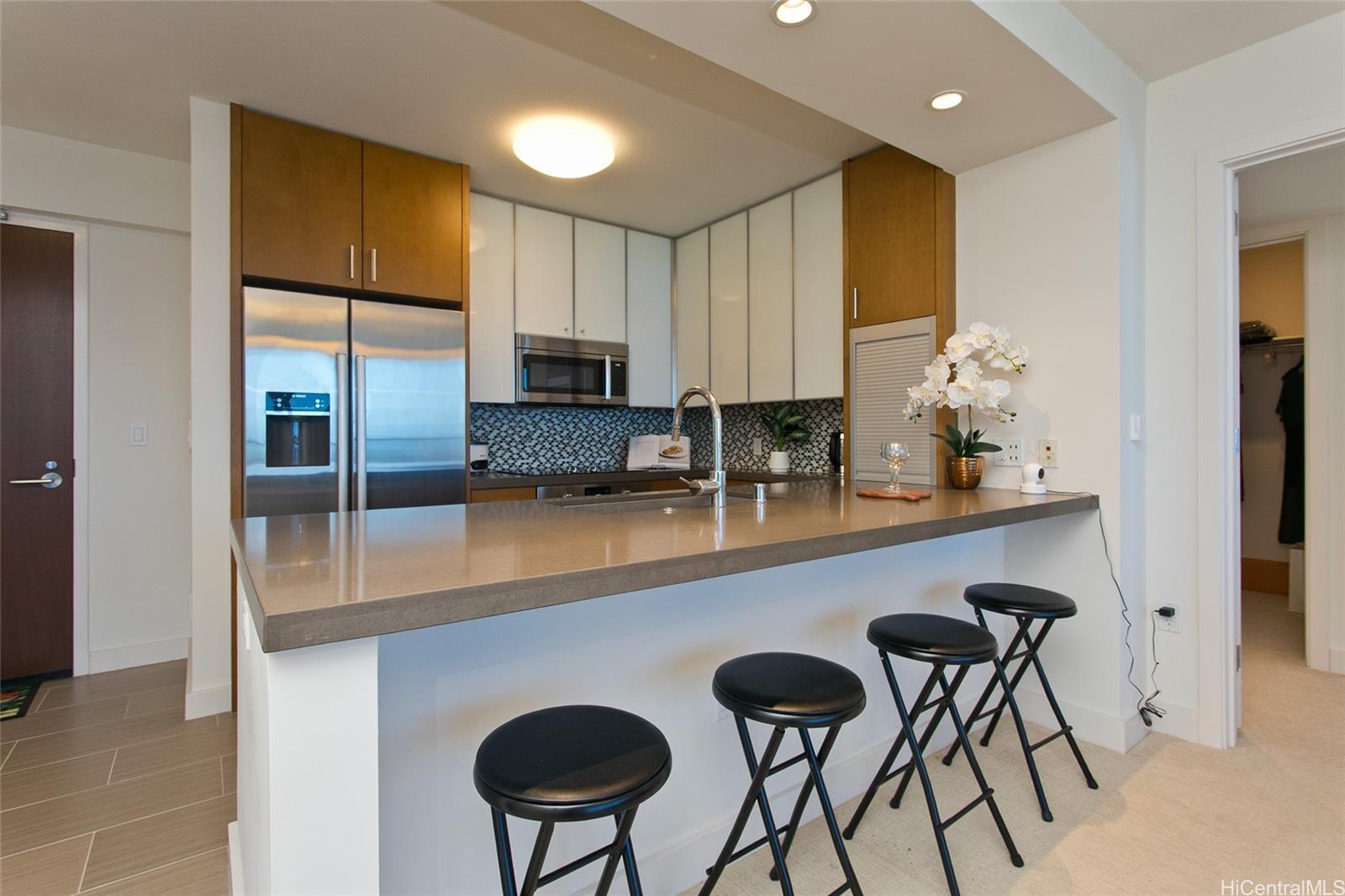 The Collection condo # 3407, Honolulu, Hawaii - photo 9 of 23