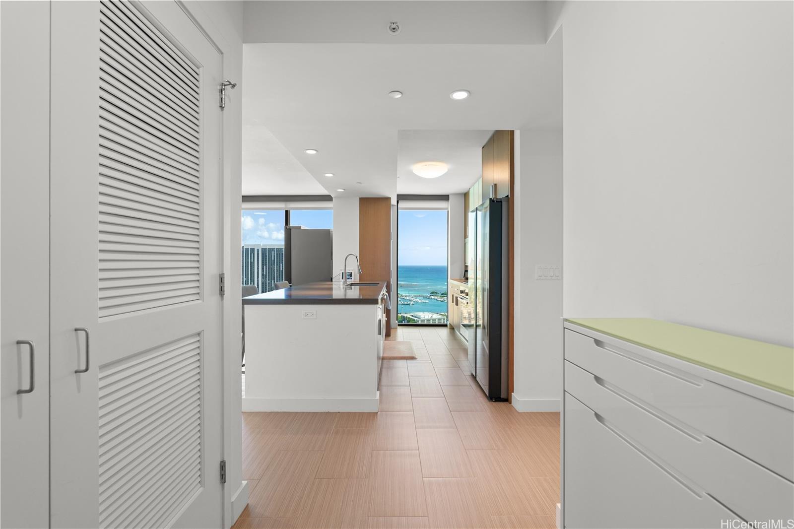 The Collection condo # 3409, Honolulu, Hawaii - photo 9 of 25