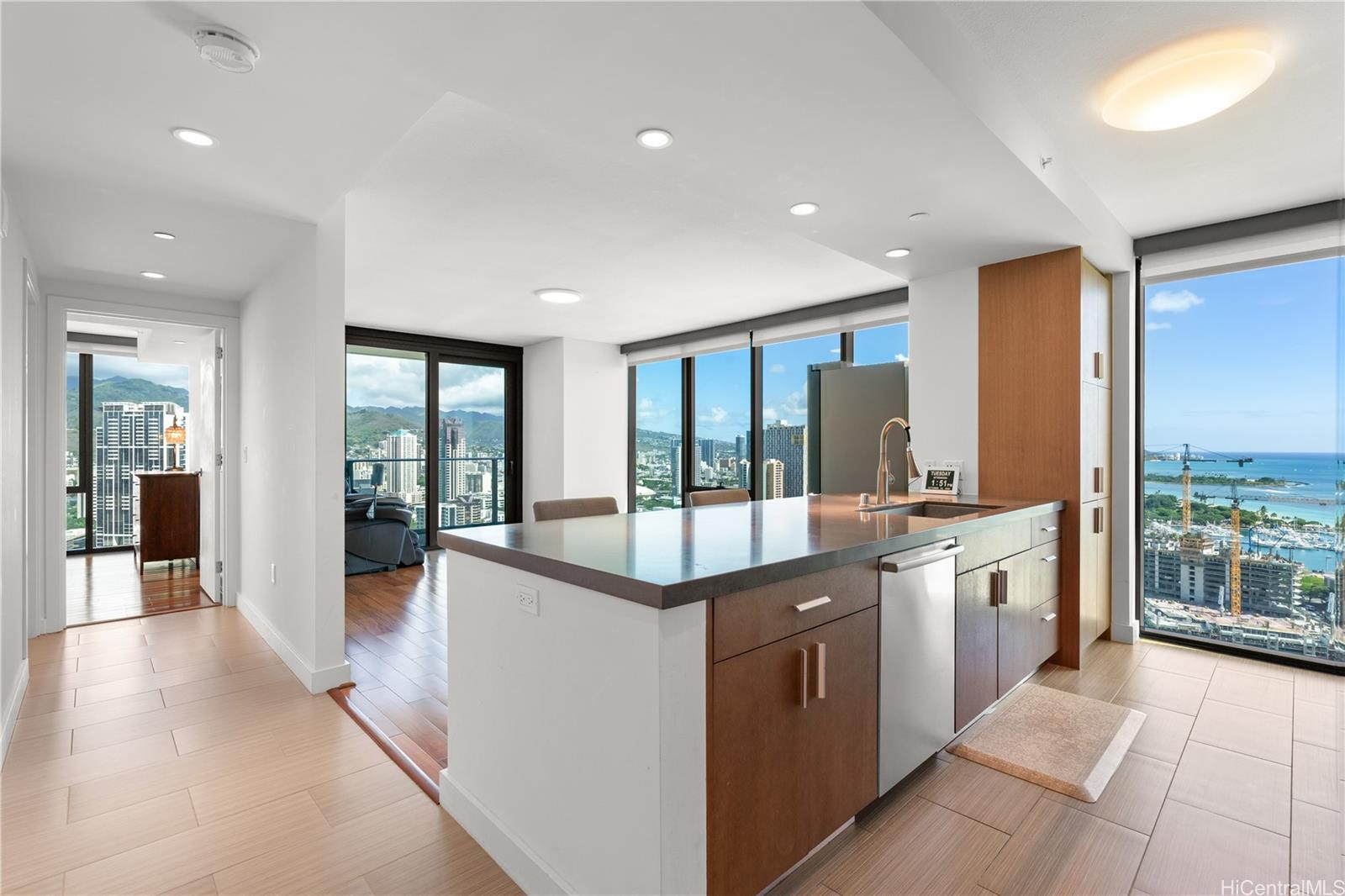 The Collection condo # 3409, Honolulu, Hawaii - photo 10 of 25