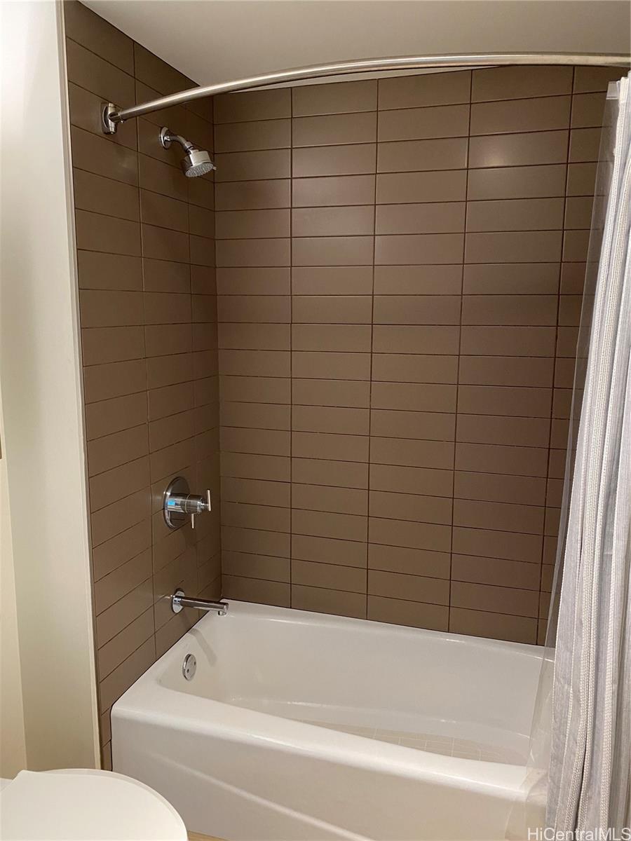 The Collection condo # 4207, Honolulu, Hawaii - photo 9 of 21