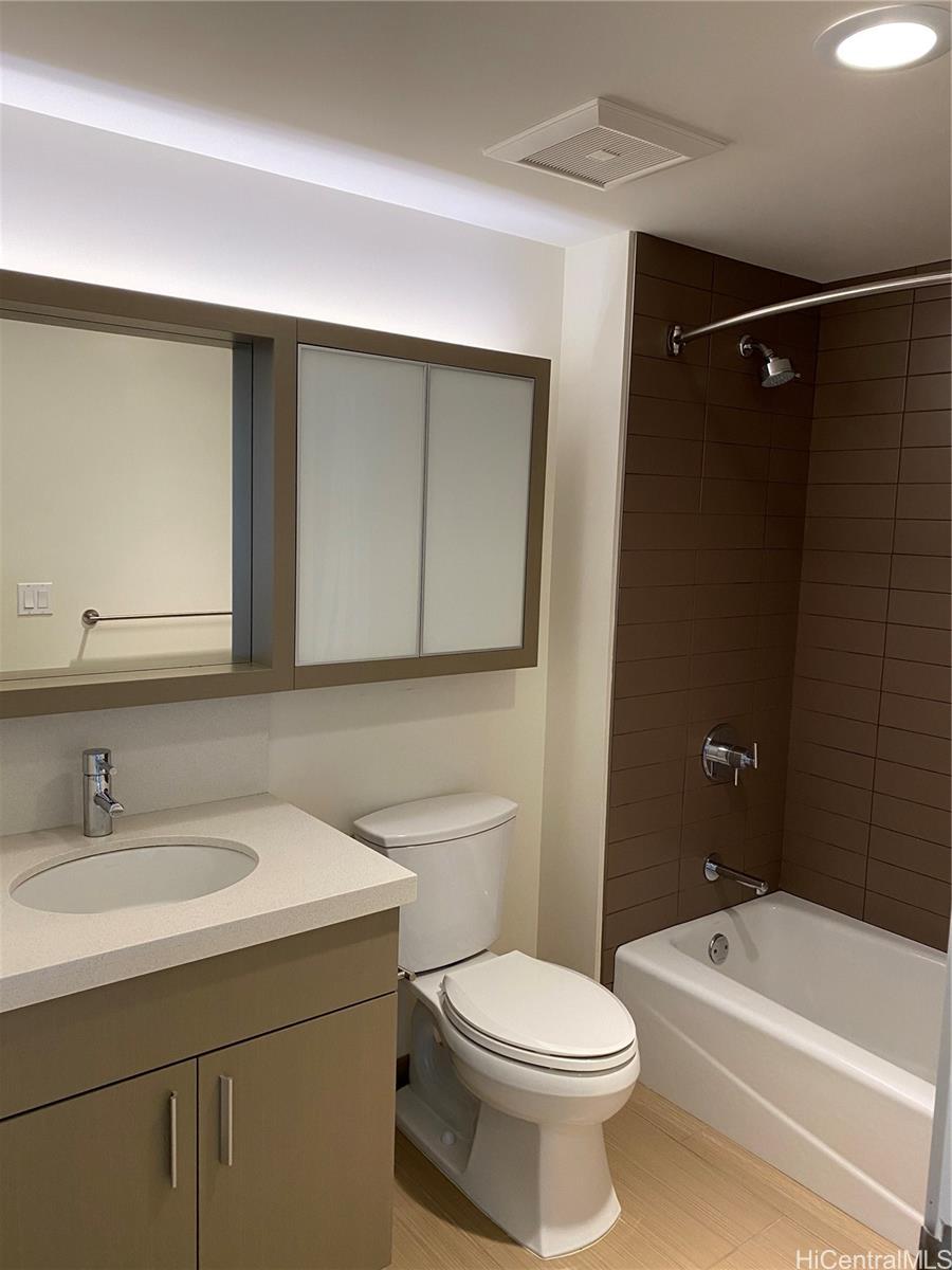 The Collection condo # 4207, Honolulu, Hawaii - photo 10 of 21