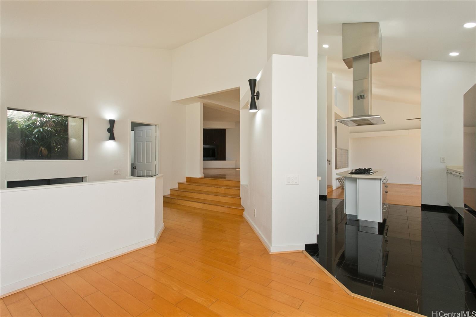 600 Kahiau Loop Honolulu - Rental - photo 3 of 19